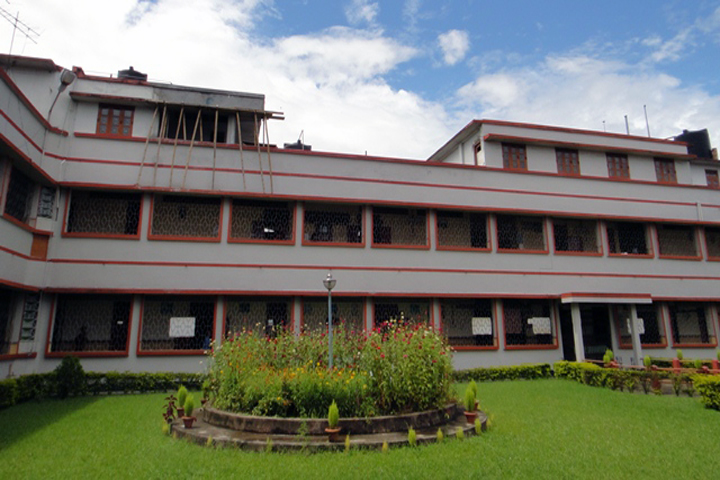 https://cache.careers360.mobi/media/colleges/social-media/media-gallery/12554/2021/8/7/Campus View of CMC College of Nursing Manipur_Campus-View.jpg